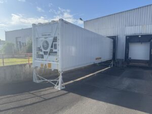 container frigorifique installé à quai